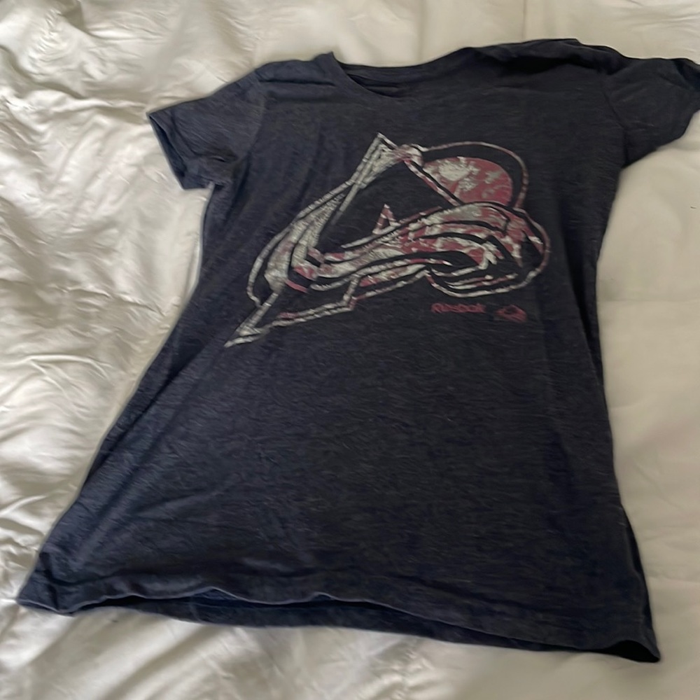 Colorado Avalanche t shirt